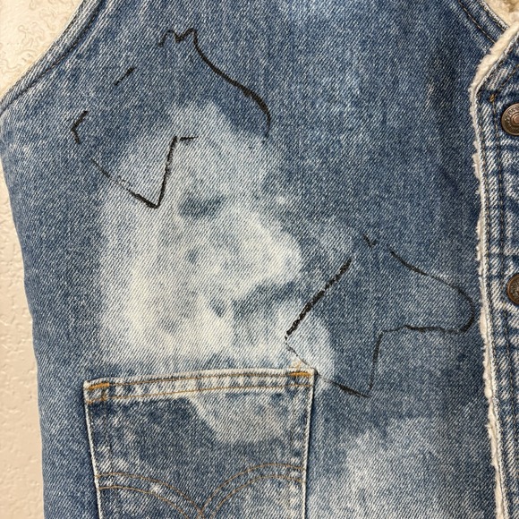 Vintage Levi's Denim Sherpa Lined Snap Button Vest Orange Tab Size L Distressed - Picture 5 of 12